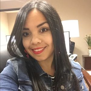 Meet your Posher, Camelia